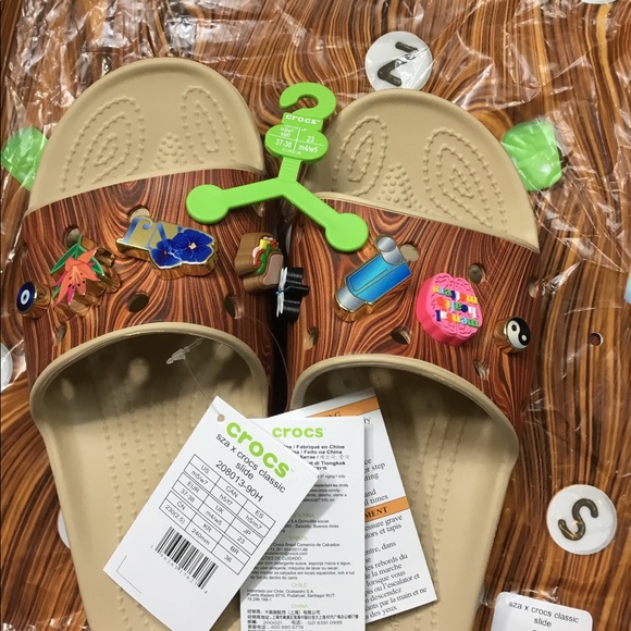 SZA x CROCS CLASSIC SLIDE - Picture 15 of 15